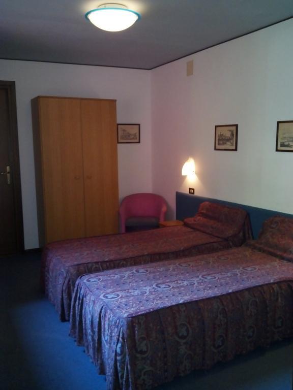 Hotel Leon D'Oro П'єве-ді-Соліго Номер фото